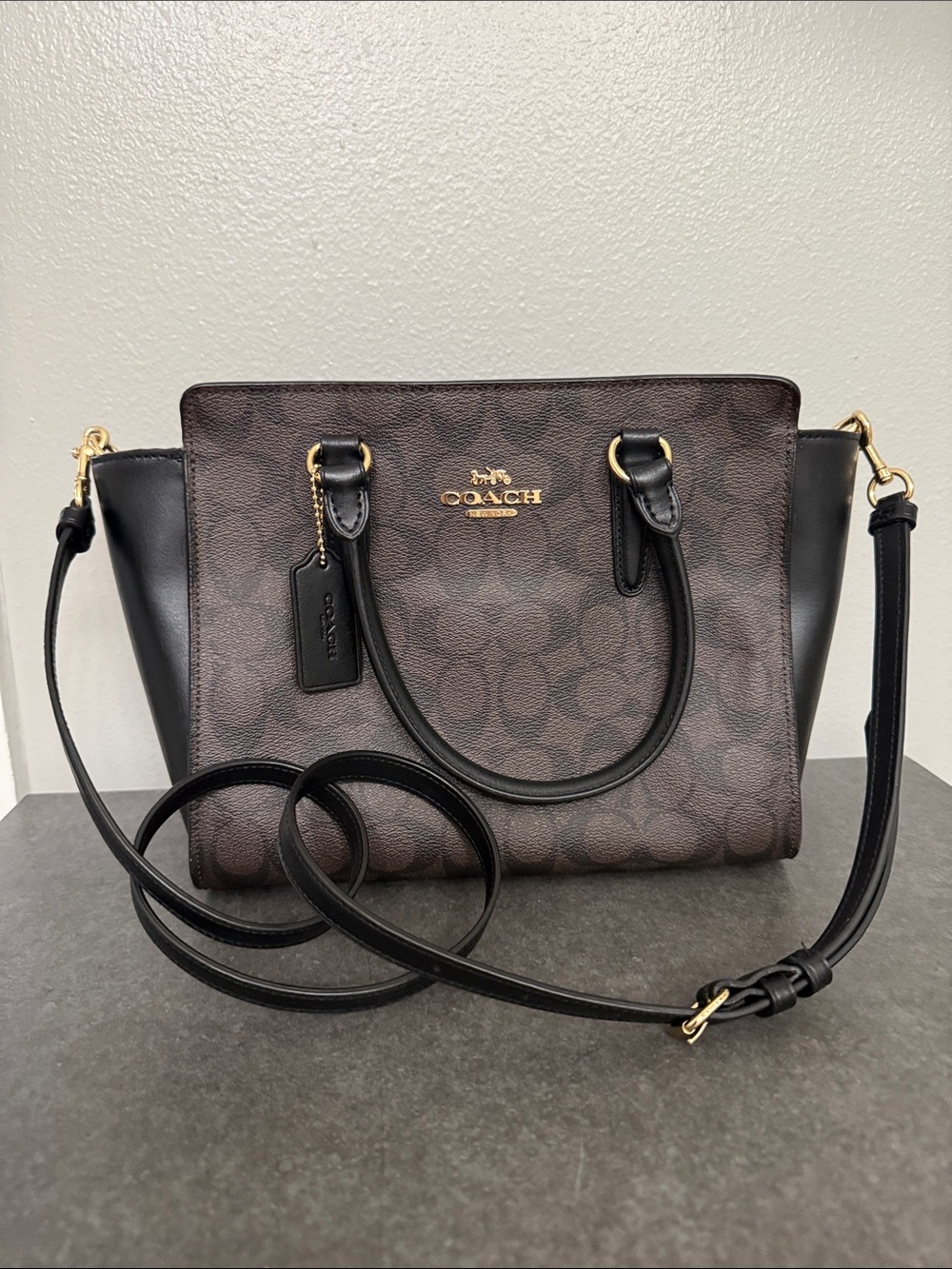 EUC Coach Leah satchel multiway bag